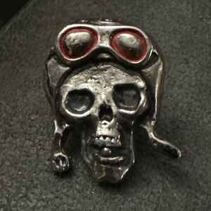 Vintage metal aviator skull pin